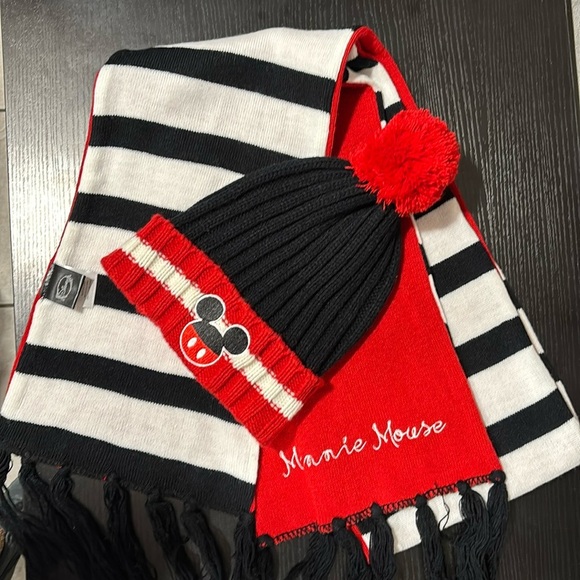 Disney Minnie Mouse hat and scarf set - Picture 1 of 5